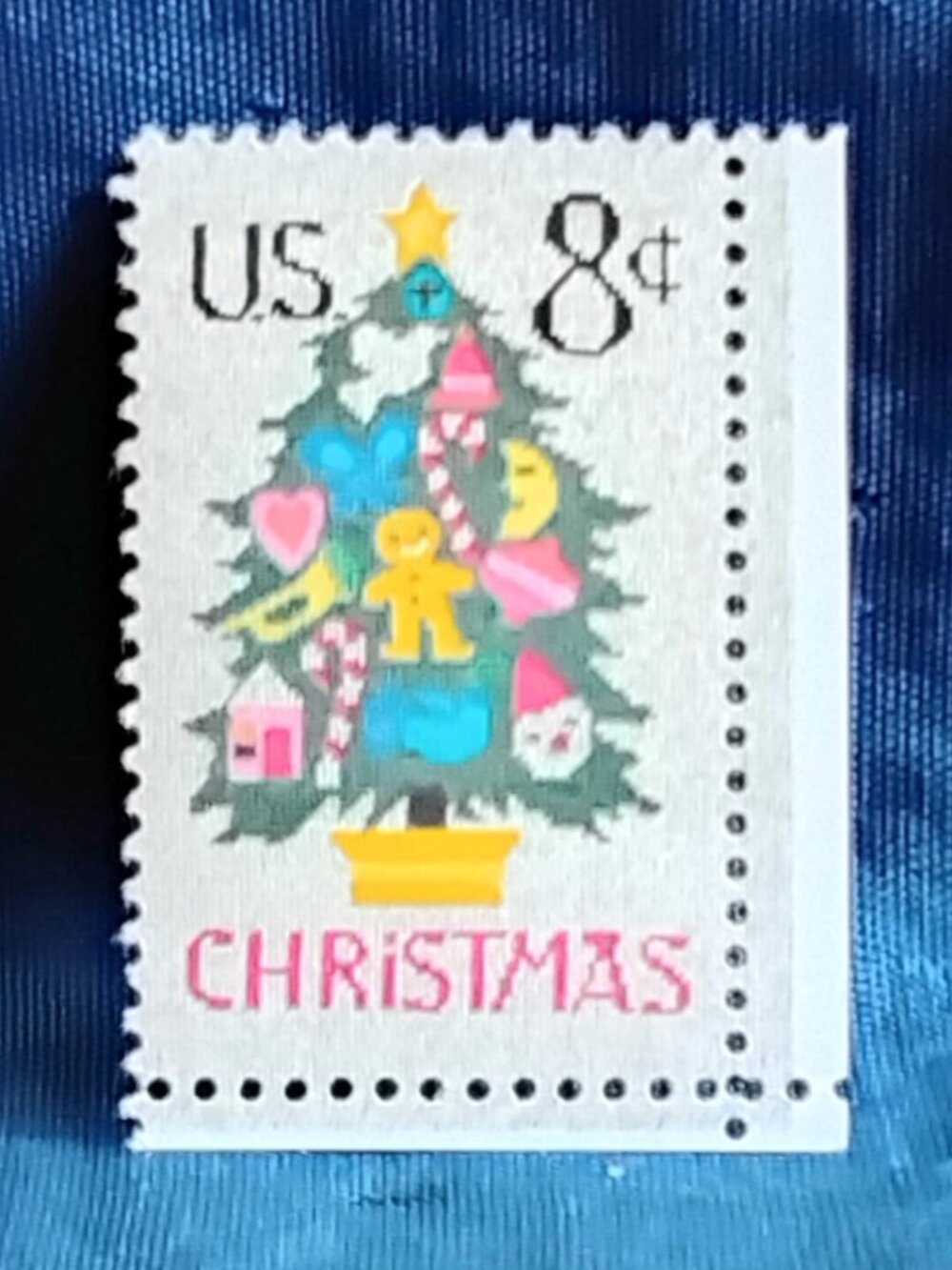 Uncirculated USA 1973 Christmas 8 Cent Stamp!!